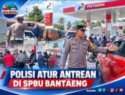 Polisi Atur Antrean Kendaraan di SPBU Bantaeng
